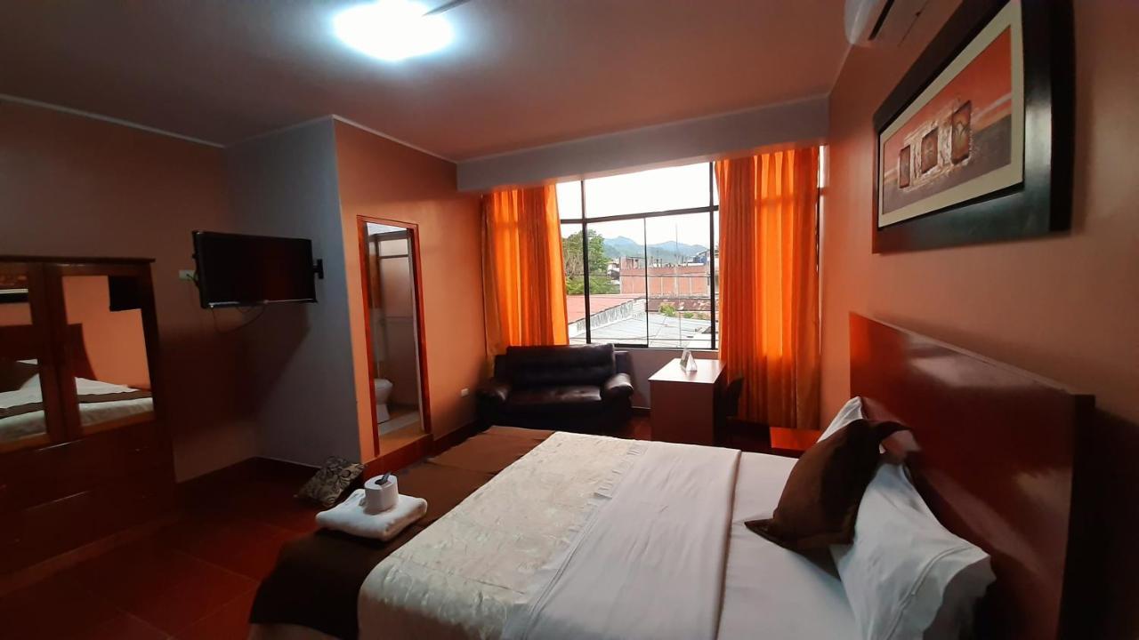 Victtorios Hotel Satipo ภายนอก รูปภาพ