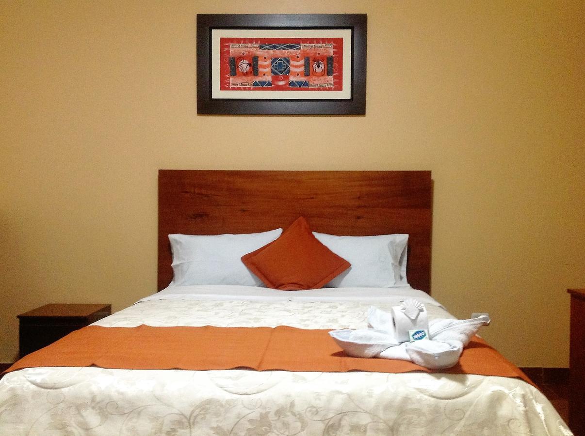 Victtorios Hotel Satipo ภายนอก รูปภาพ