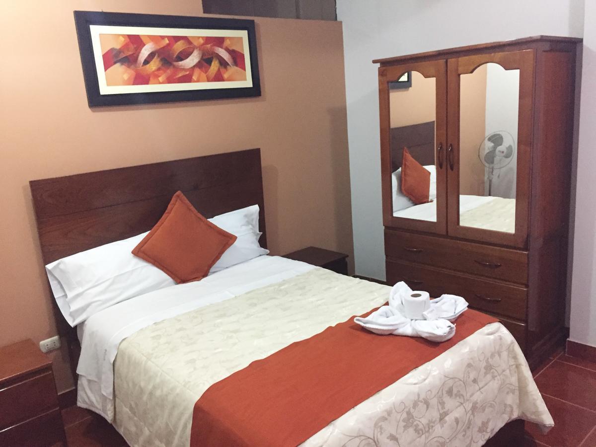 Victtorios Hotel Satipo ภายนอก รูปภาพ